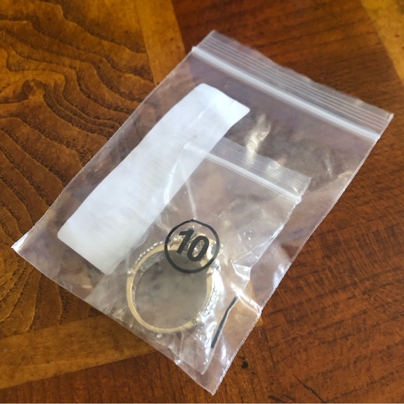 Men’s fashionable faceted black stone gold metal gentleman band ring NWT 10 - Picture 10 of 11